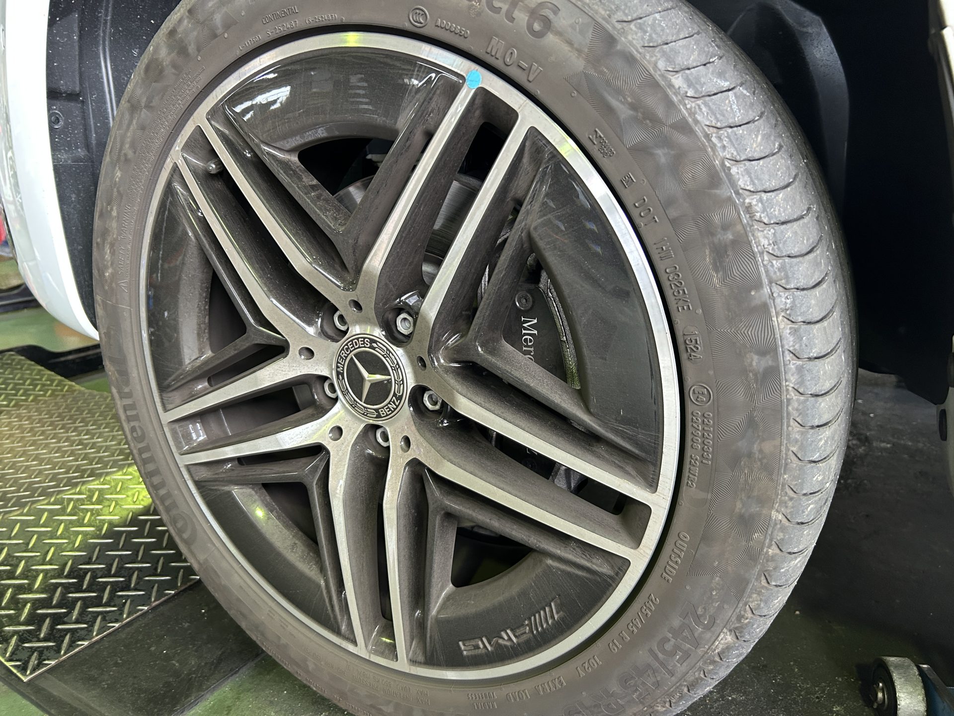 メルセデスベンツVクラス（W447）220dのスタッドレスタイヤホイール