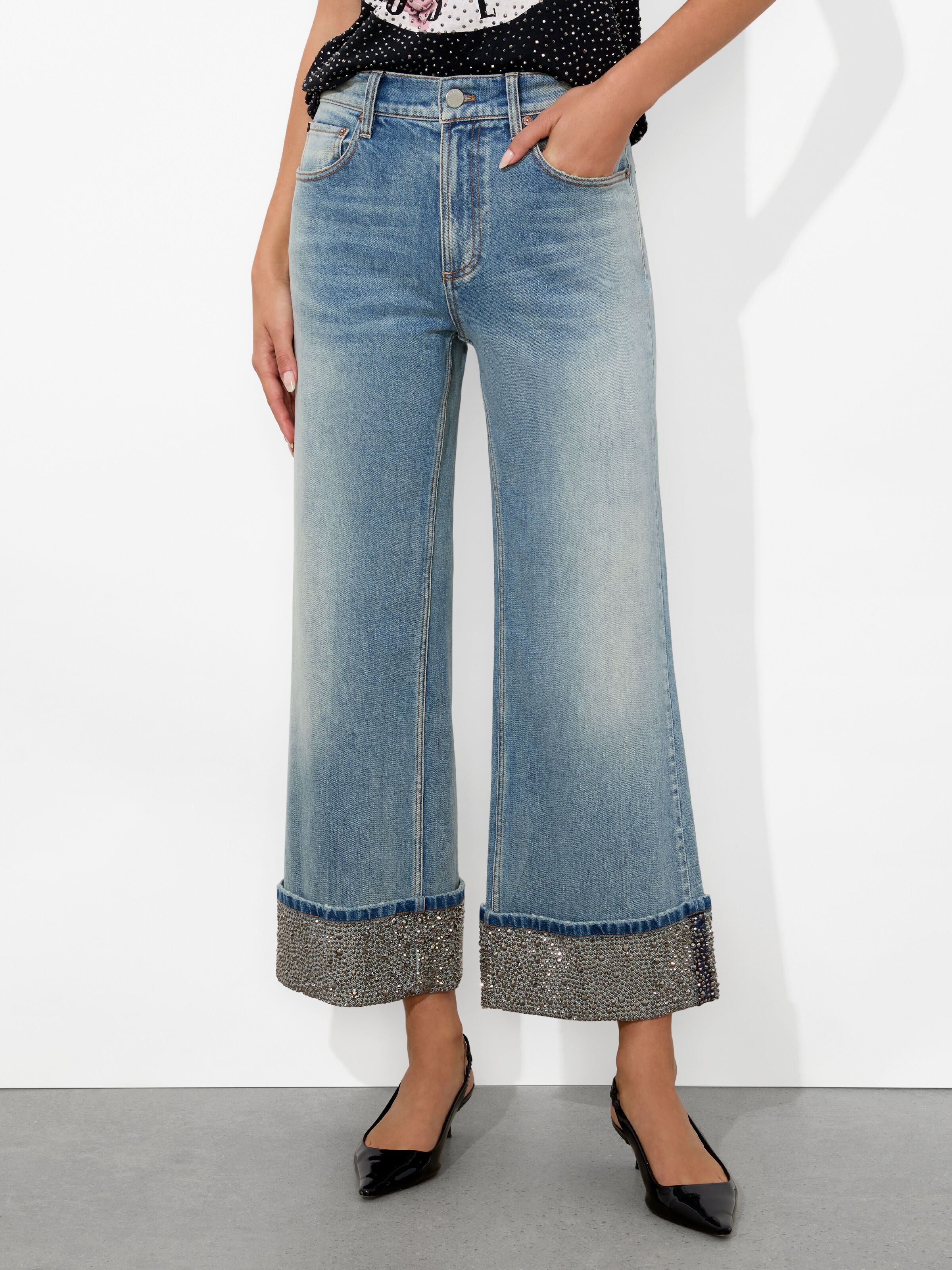 WEEZY EMBELLISHED JEAN in SIERRA LIGHT BLUE | ALICE + OLIVIA