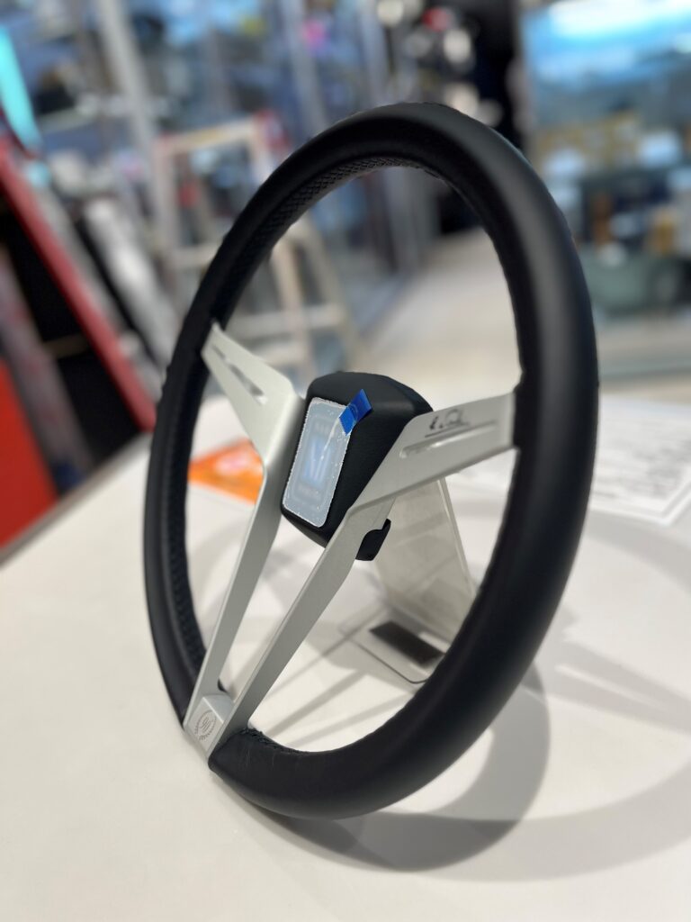 NARDI（ナルディ）のステアリング ノバンテシモ 入荷いたしました