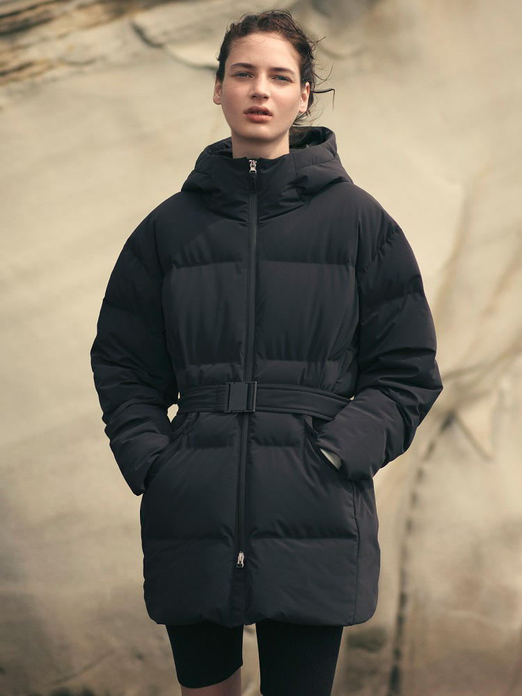 デサントジャパン、女性向けのパターンを採用した「水沢ダウン」を発売