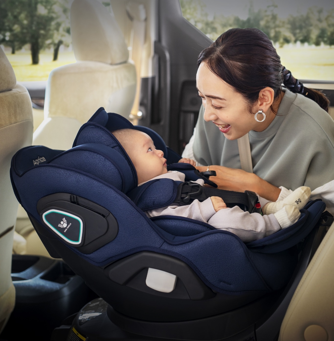 チャイルドシート「マモリラ」 | ベビー用品のアップリカ公式サイト