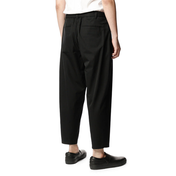 強撚ギャバ ベルト付ラップパンツ - KAZUYUKI KUMAGAI 「Area」