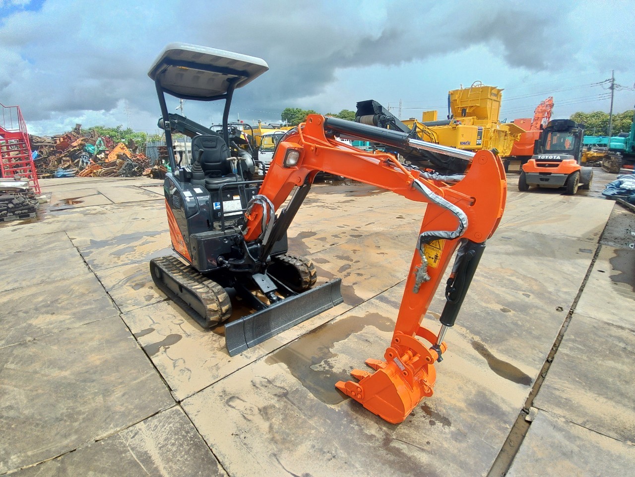 ID94581】ZX17U-2 ☆最終価格に挑戦！☆ | ミニ油圧ショベル | 株式