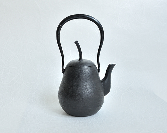 南部鉄瓶 「洋なし」佐秋鋳造所 | KANAGU | アトムCSタワー