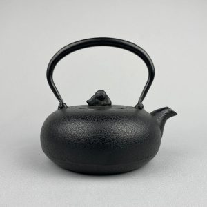 南部鉄瓶 「洋なし」佐秋鋳造所 | KANAGU | アトムCSタワー