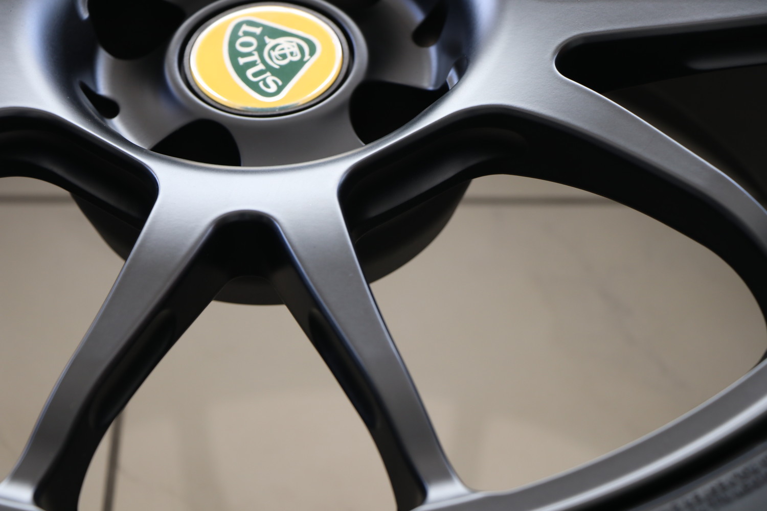 ロータス Lotus 純正 鍛造ホイール forged 17, 18インチ BCフォージド