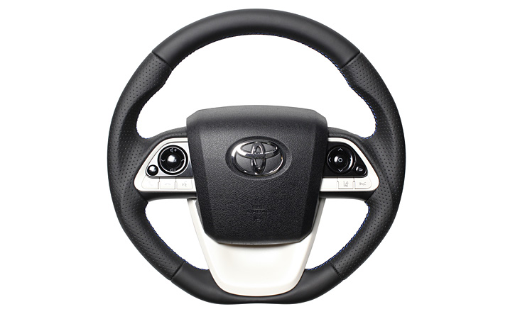 プリウス50系用プレミアムDライン・レザーステアリング REAL(レアル