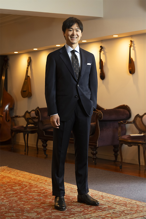 ネイビースーツという個性 | オーダースーツ・オーダーシャツの麻布