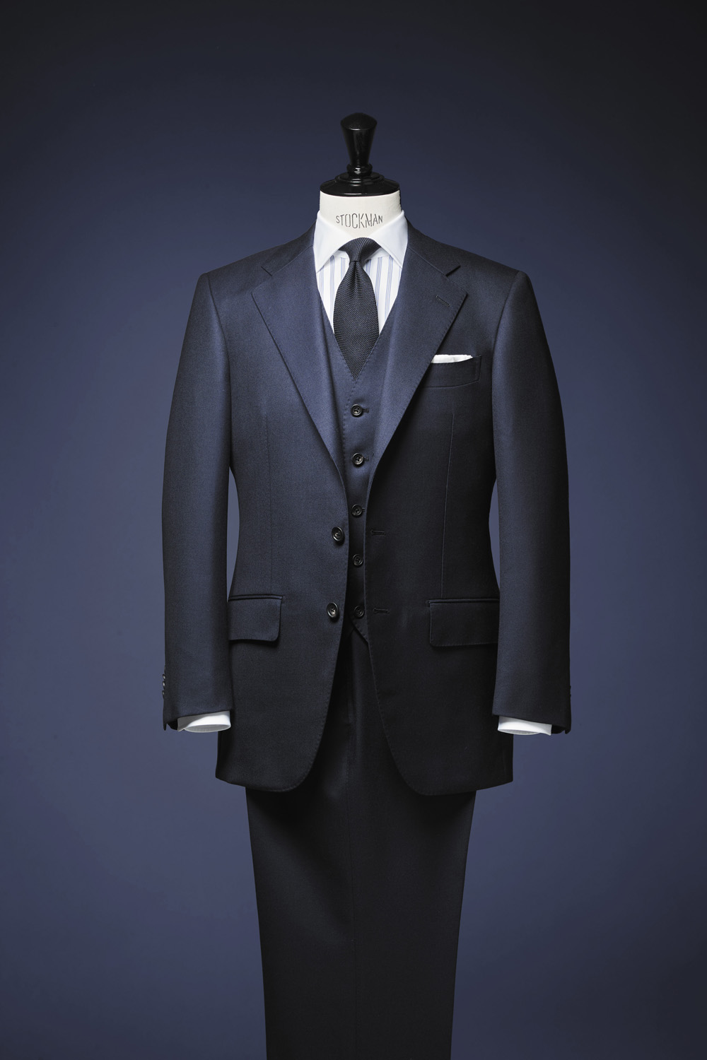 ネイビースーツで始まりネイビースーツで終わる | オーダースーツ