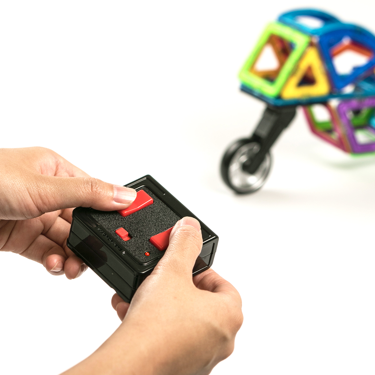 ﾏｸﾞﾌｫｰﾏｰ「リモート乗り物セット」のご紹介｜ボーネルンドあそびのせ