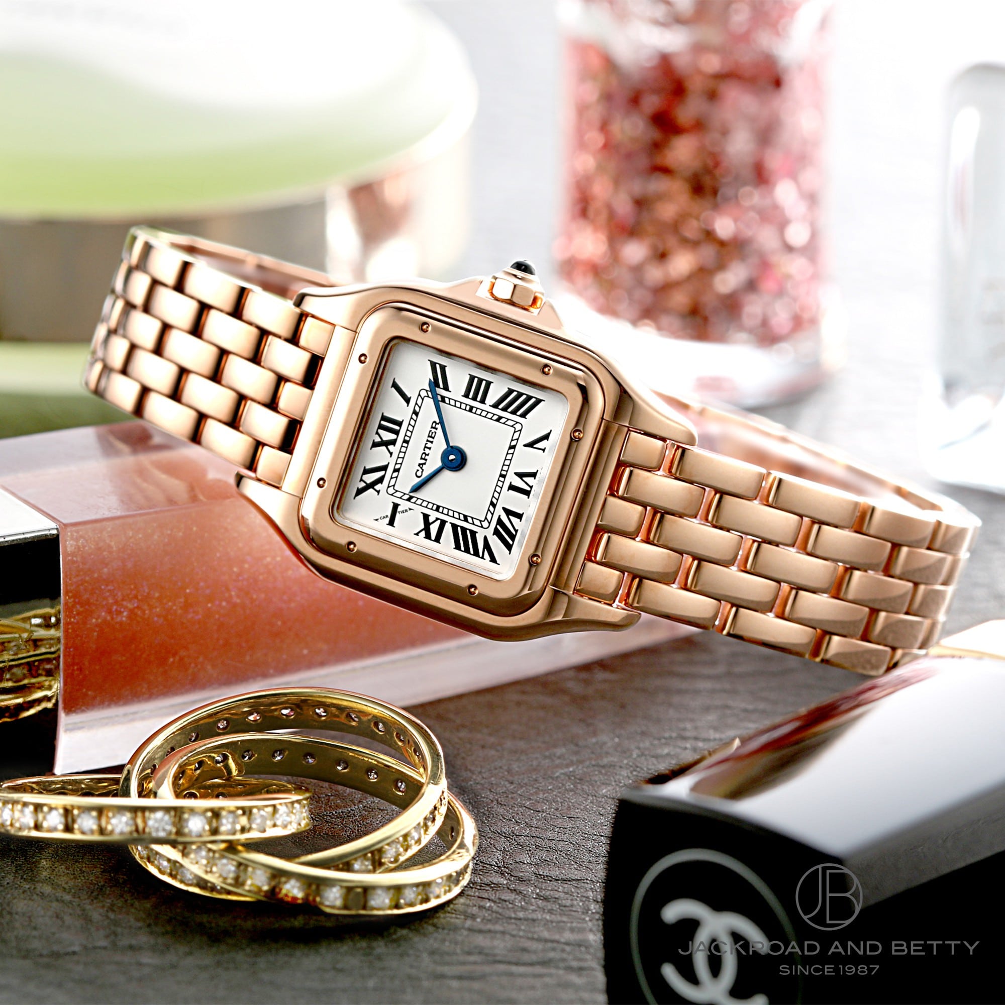 カルティエの「パンテール」を徹底解説！～ジュエリーのように使える