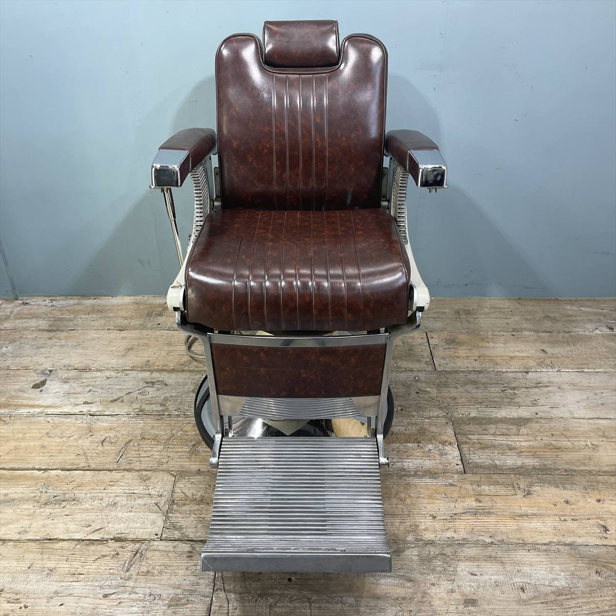 タカラベルモント 昭和レトロ バーバーチェア（理容椅子）の卸・通販