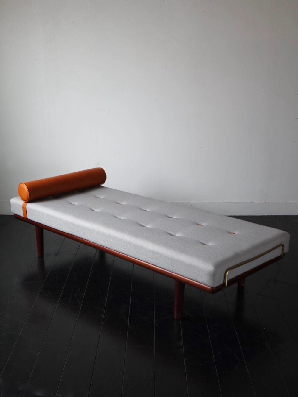 Bellbet | Daybed GE19 by Hans J. Wegner for GETAMA