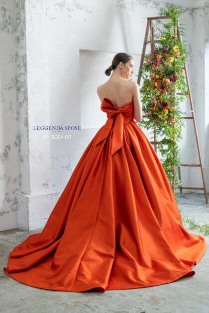 写真に映える華やかなオレンジドレス～LEGGENDA SPOSE(レジェンダ