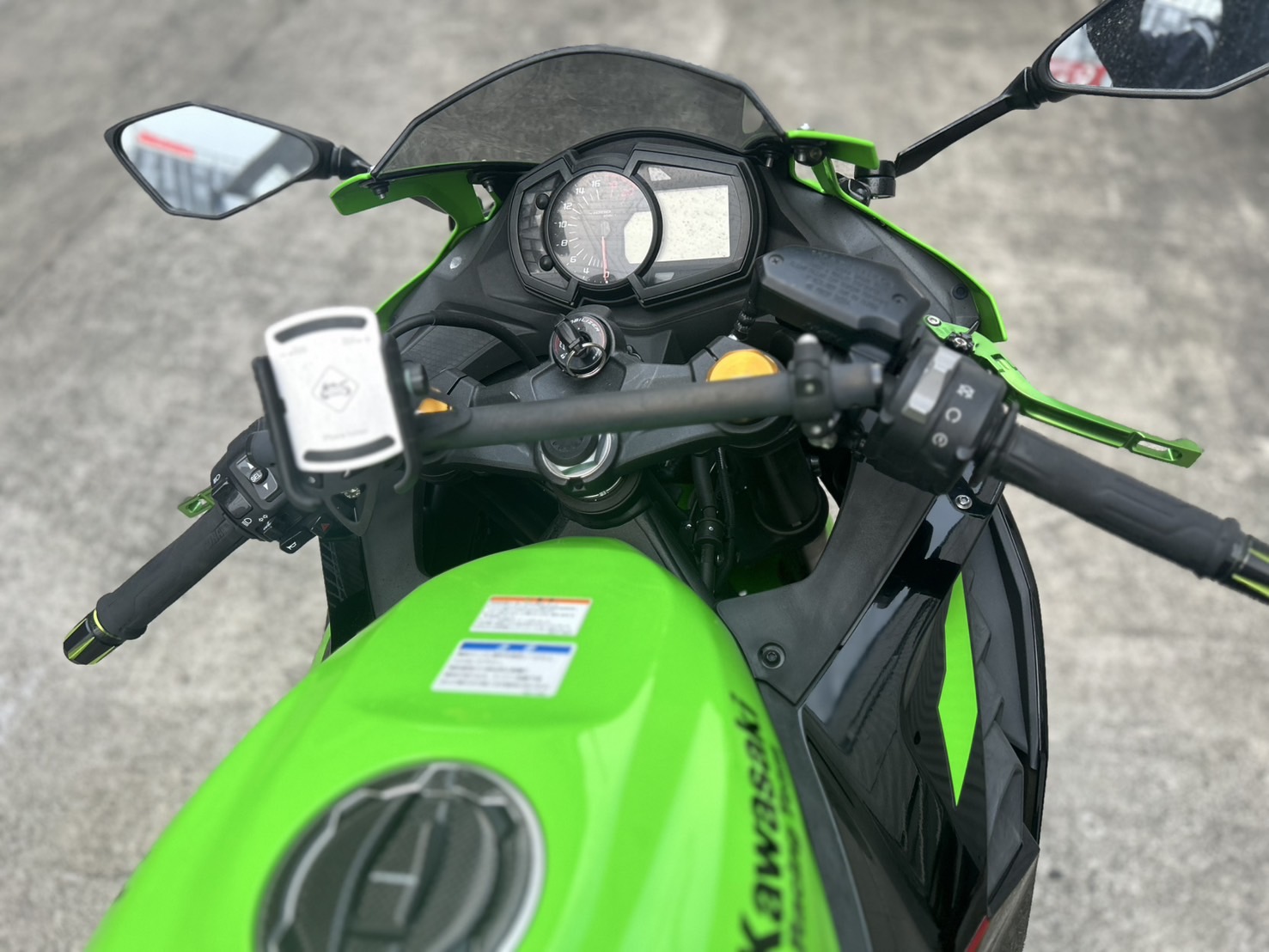 ZX-25R SE (無人出庫不可) | 大阪 レンタルバイク 二輪処グループ