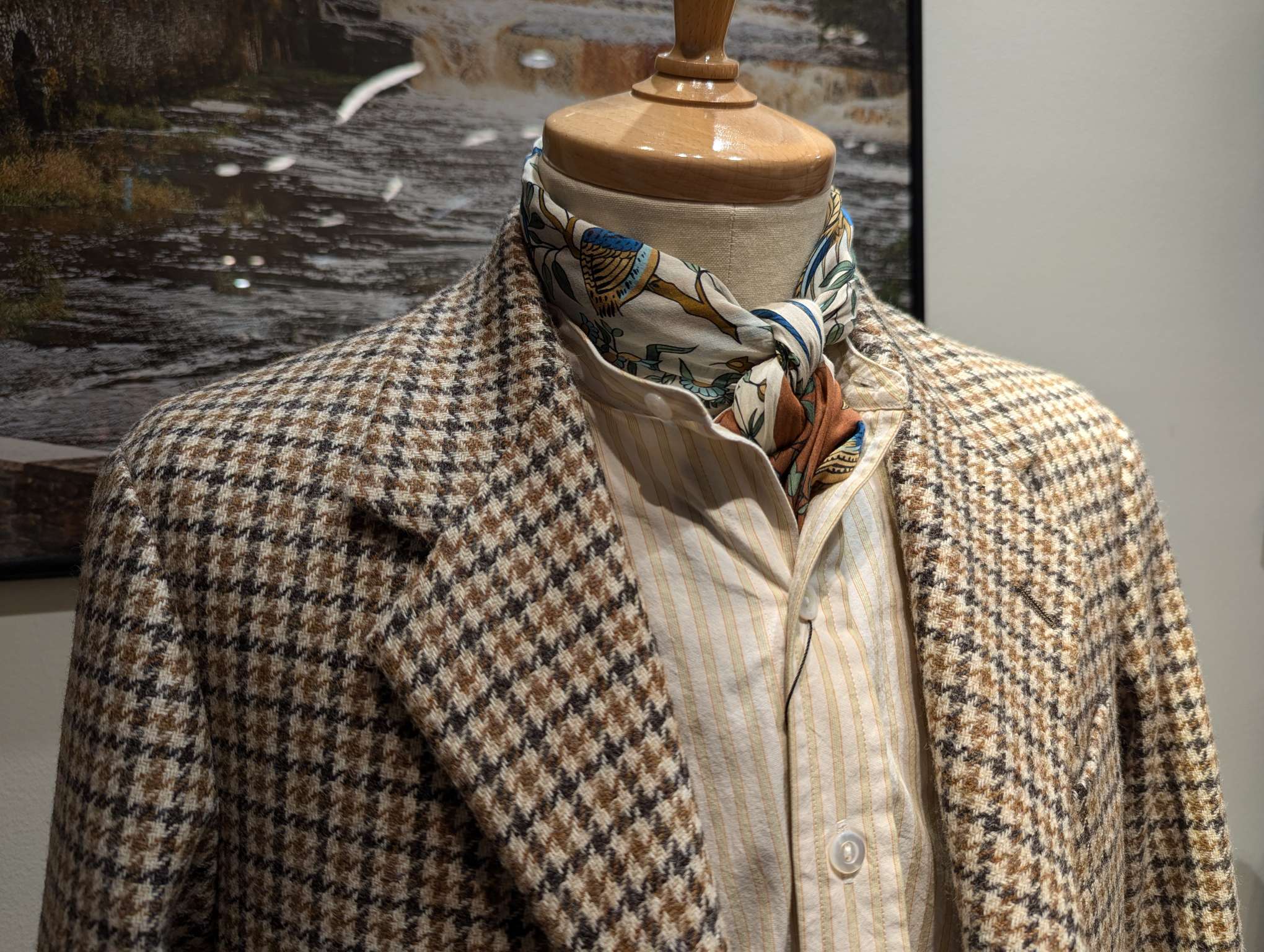 秋の装いにブリティッシュメイドオリジナルのツイードジャケットを