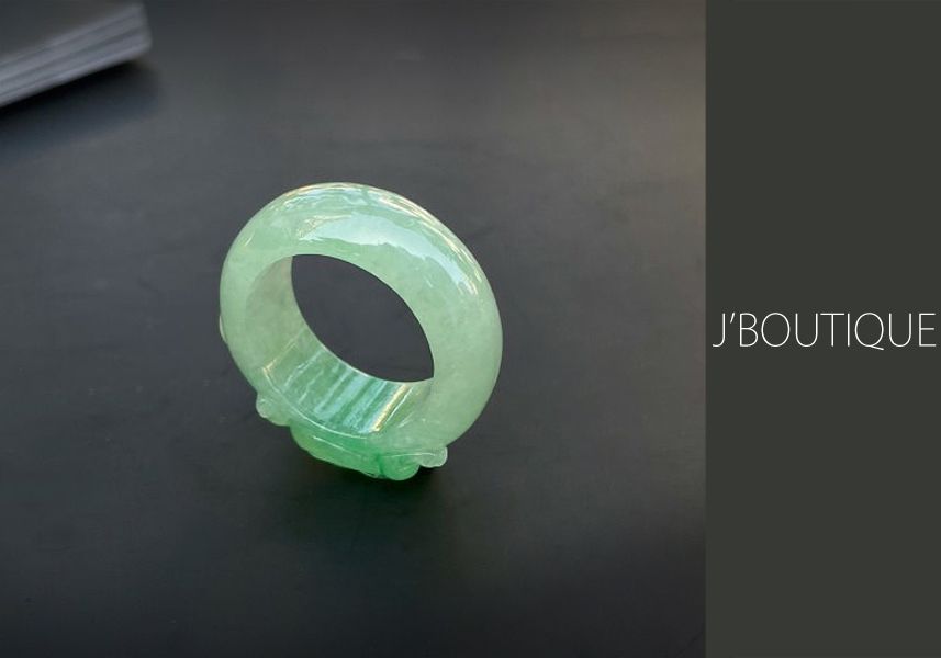 ミャンマー産天然無処理翡翠 螭 くりぬき リング 指輪 薄緑 アップル