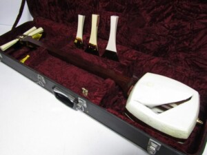 三味線 一枚甲 鼈甲撥 | 骨董品買取・和楽器買取 五宝堂