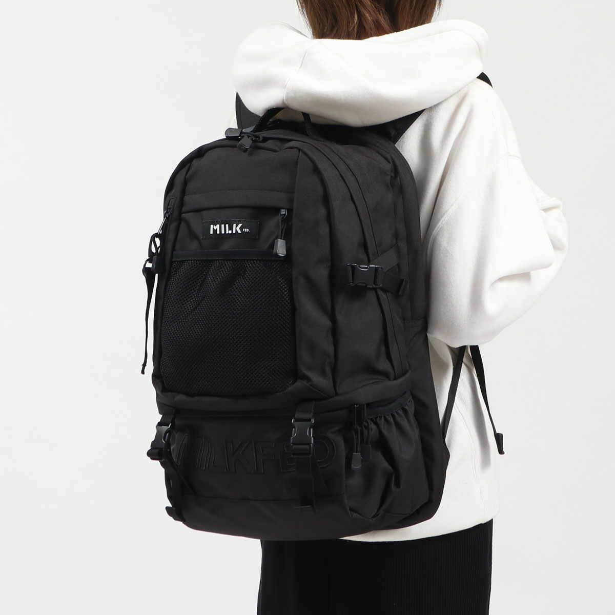 MILKFED. ミルクフェド NEO EMBROIDERY BIG BACKPACK BAR リュック