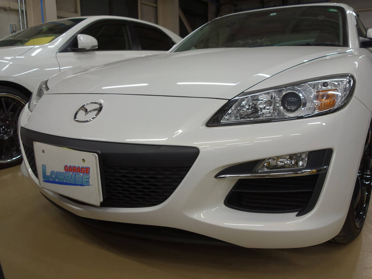 マツダ RX-8 レッグ製フロントバンパ、サイドステップ塗装・取り付け