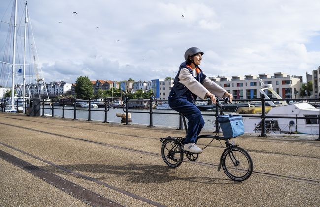 BROMPTON】新たなフロントバッグ「Bright Night Luggage Collection