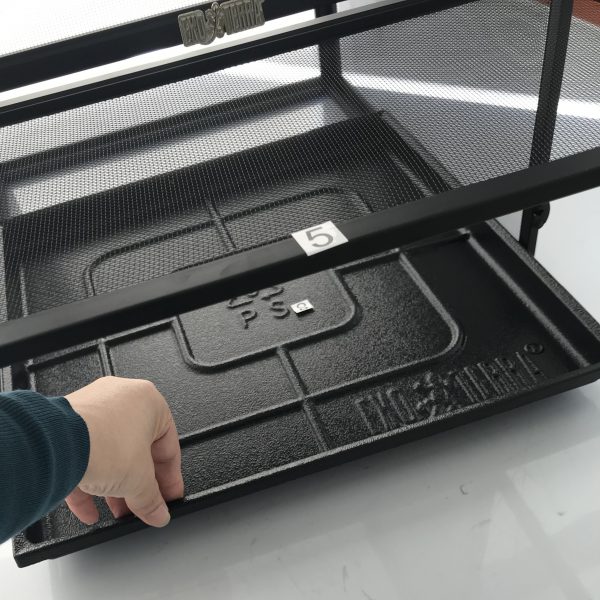 通気性を必要とする樹上性爬虫類にぴったりのケージ「スクリーン