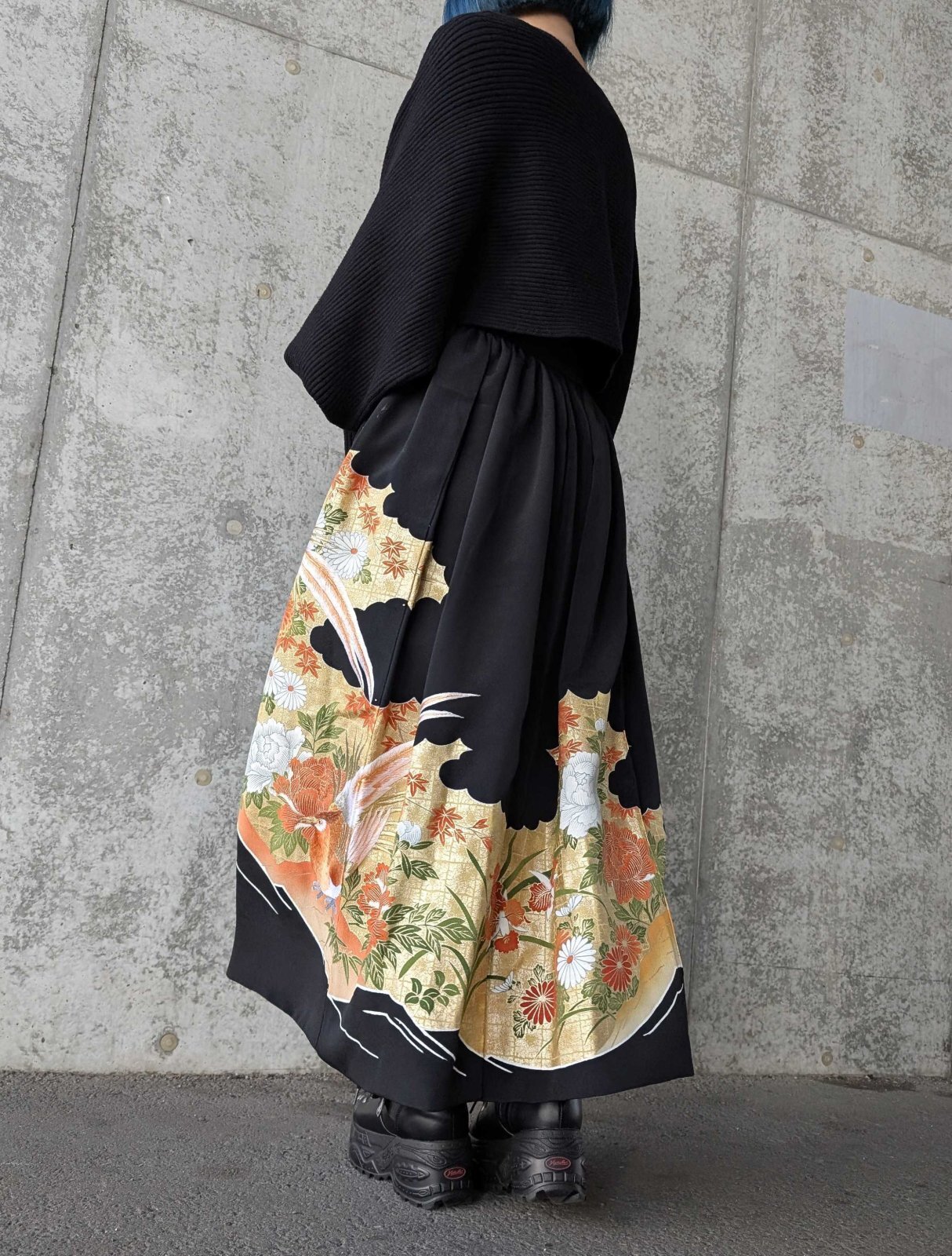 尾長鶏×四季草花】黒留袖オーバースカート｜着物リメイクGeGe