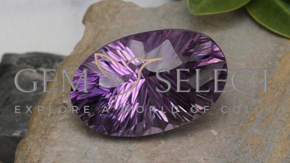 52.86カラットの天然藤色紫アメジスト、オーバルカット、VVS