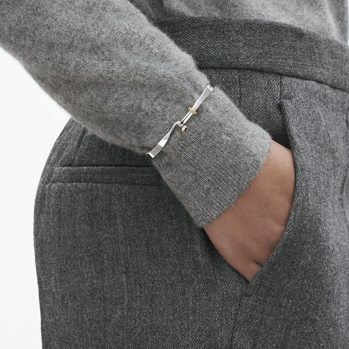 トールン (Torun) バングル、シャンパンダイヤモンド