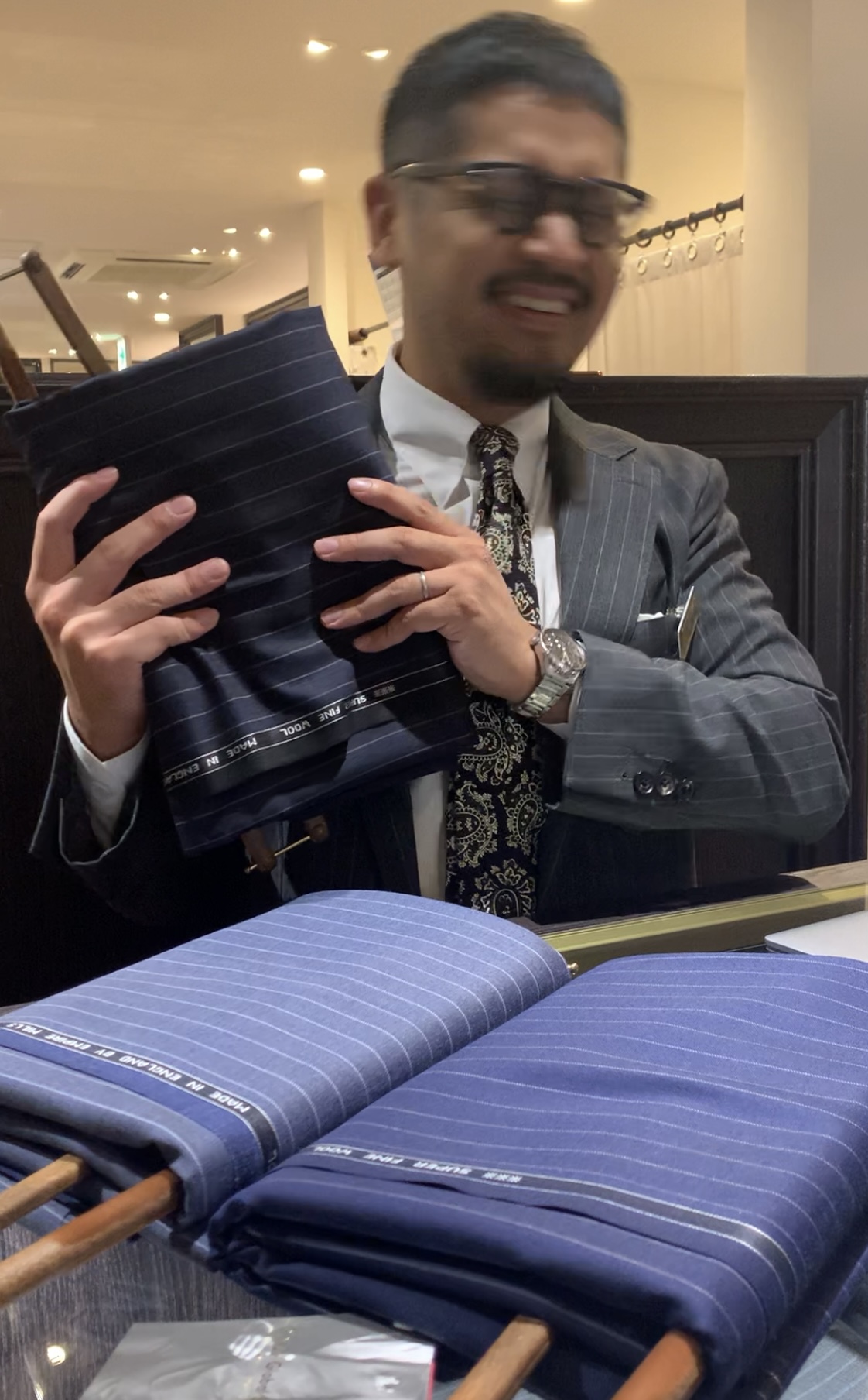 店長が震えております（物理的に）【新宿3丁目店】｜オーダースーツ