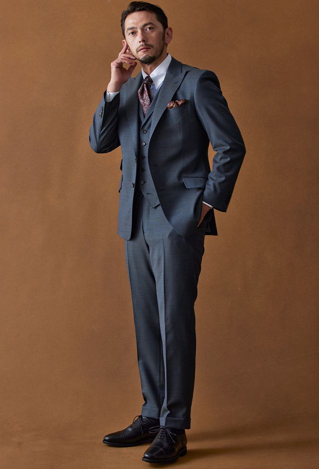 ブルーグレースーツ・無地のコーディネート（Tollegno）｜445F-0100