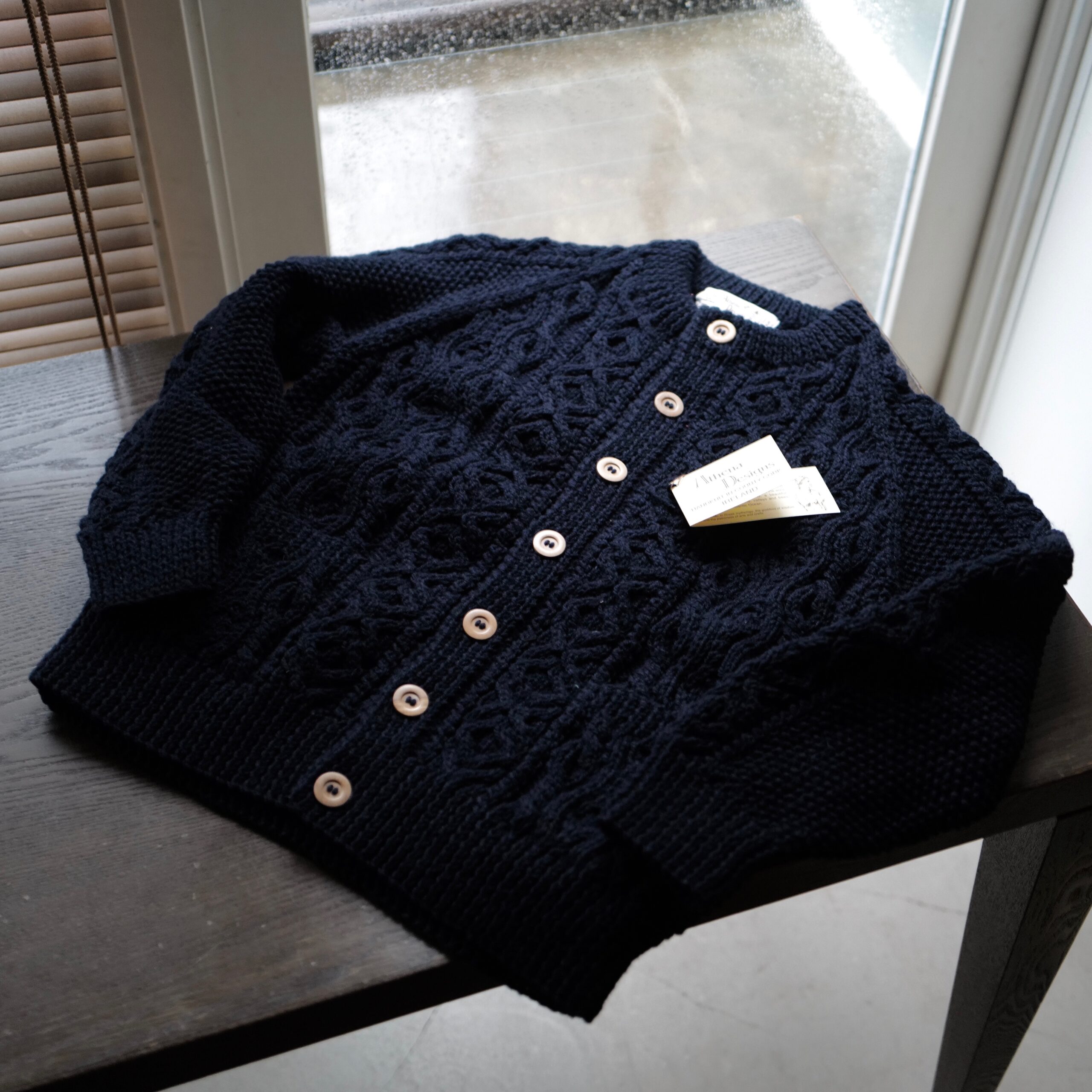 新ブランド【Athena Designs/アテナ デザイン】から伝統的な手編みで作