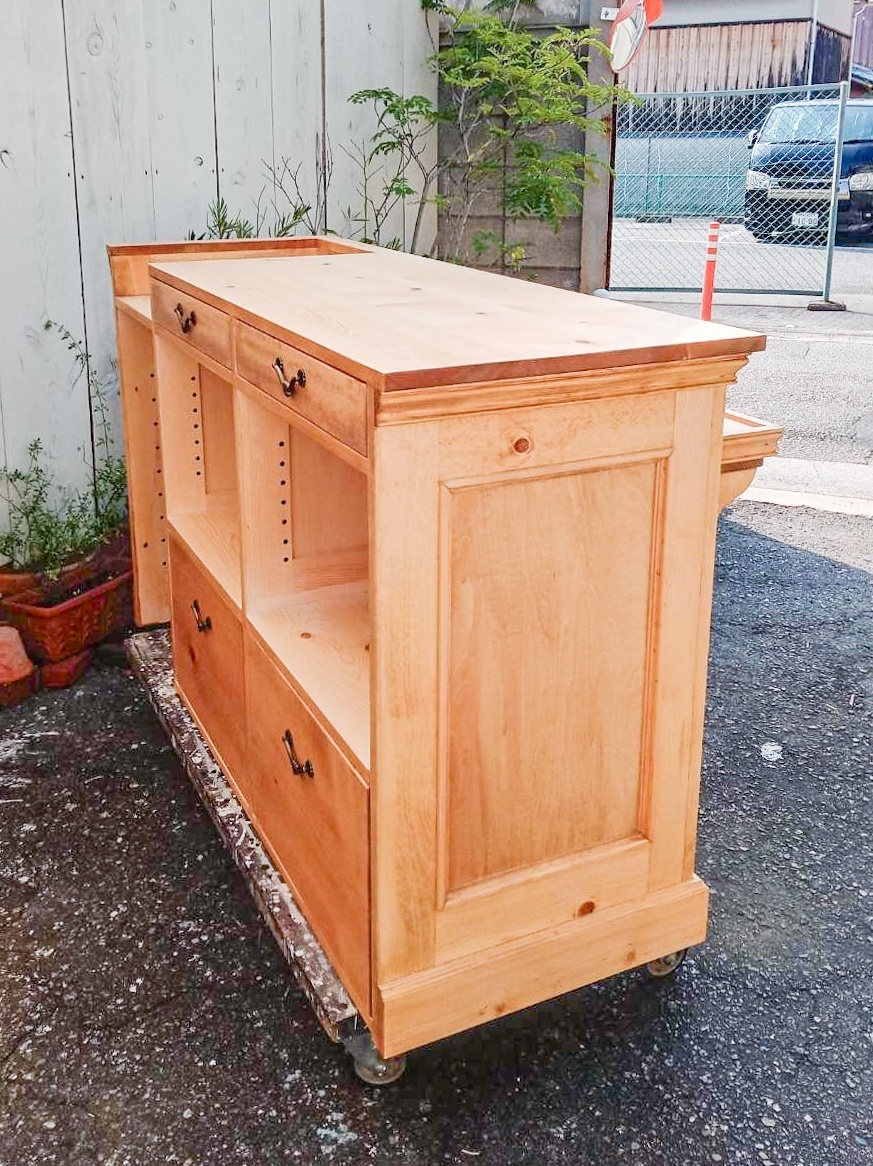 裁縫店に納品したレジカウンターW1500オールドパインウッドカウンター