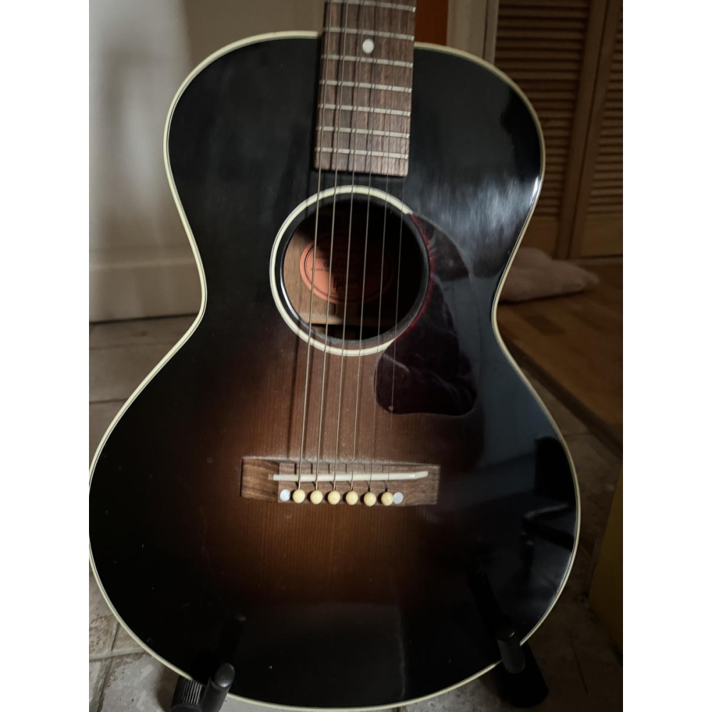 Gibson LG2 3/4 Arlo Guthrie is a limited edition acoustic guitar