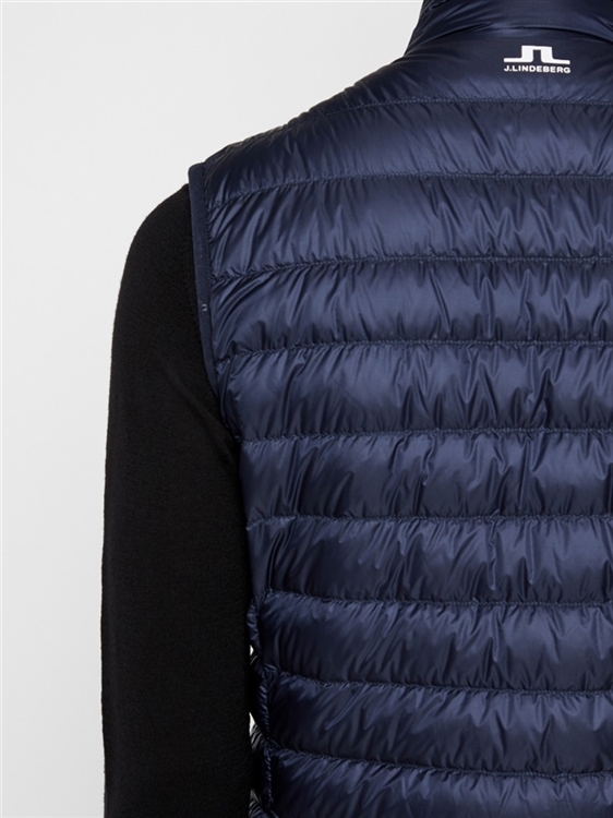 J.LINDEBERG(ジェイリンドバーグ) 冬ゴルフにおすすめのFill Power