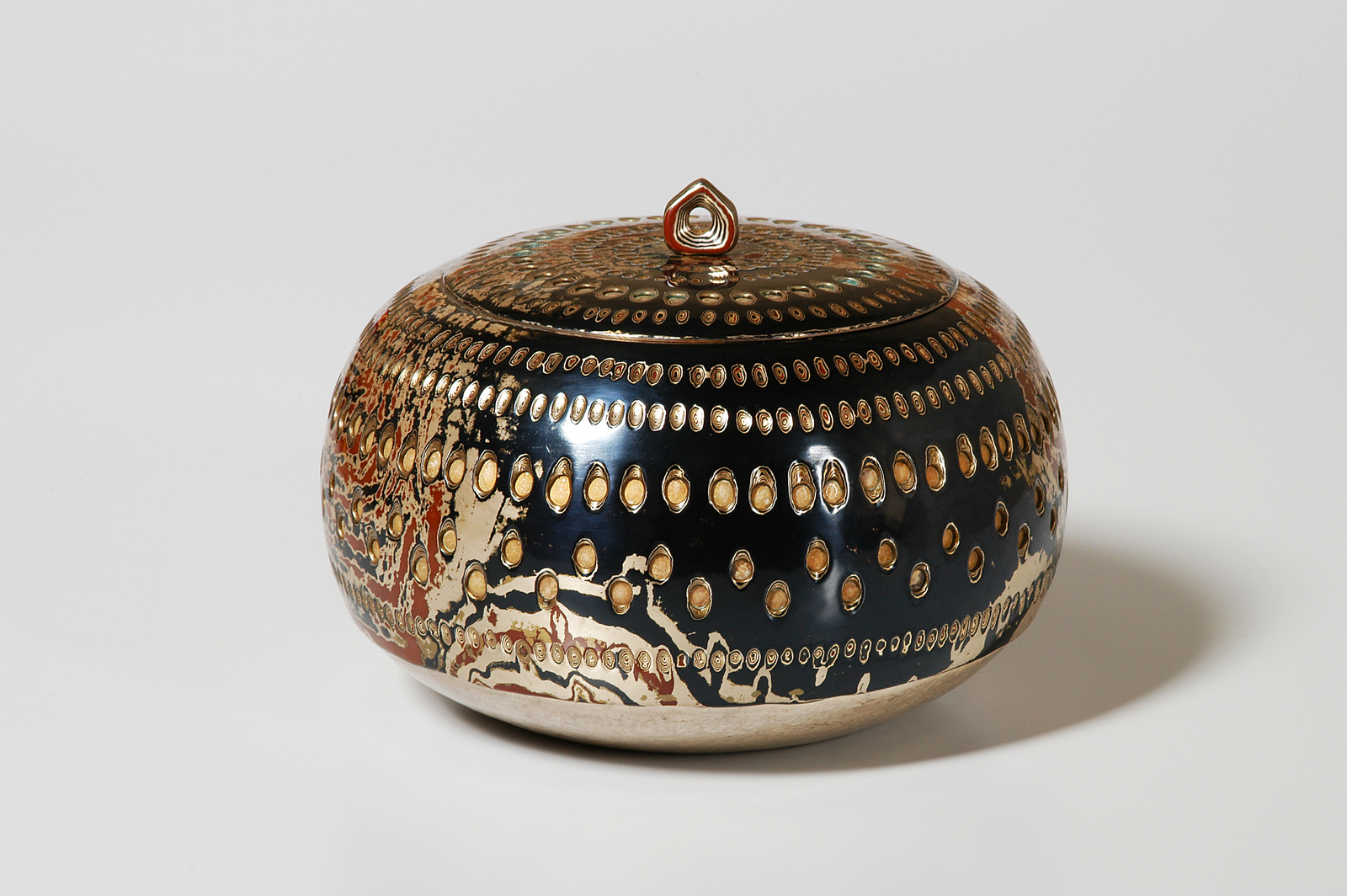 人間国宝」玉川宣夫・木目金の世界 – 無形文化財 鎚起銅器「玉川堂