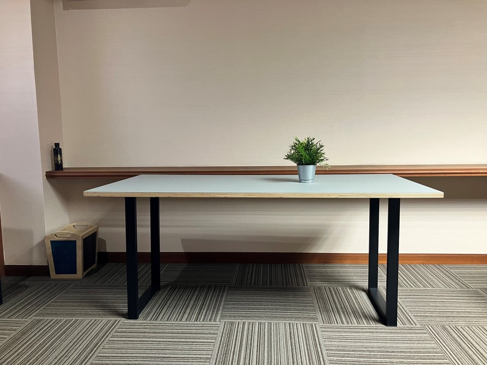 ファニチャーリノリウム天板 - 合板製造・加工・販売『株式会社