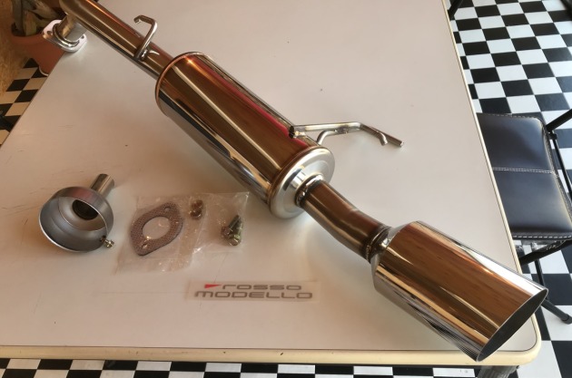 ノートニスモS E12改に持ち込みのロッソモデロ新品マフラーを取り付け