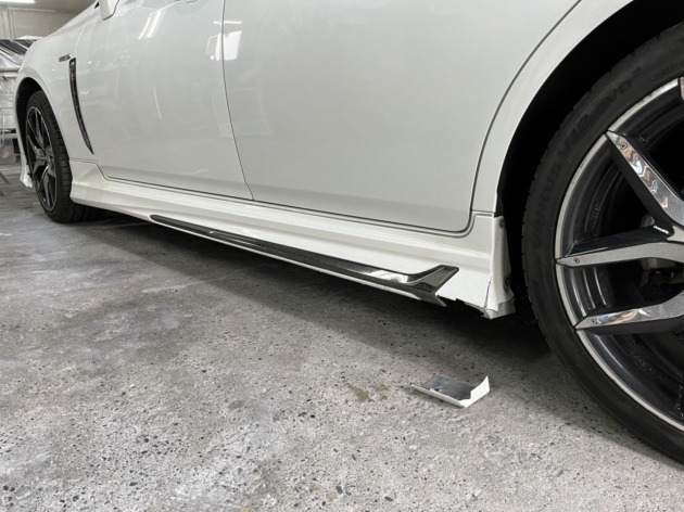 クラウンRSモデリスタサイドスカート欠け！代車不用お急ぎ修理！｜傷