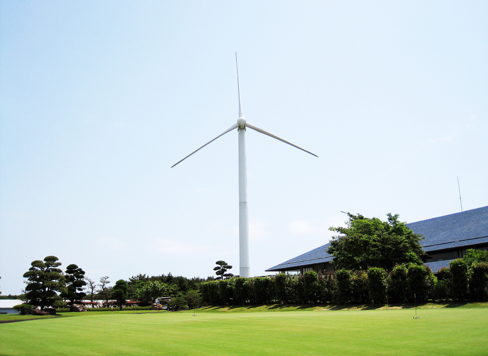 浜名湖カントリークラブ 風力発電・太陽光発電設備 - 日本電設工業株式会社