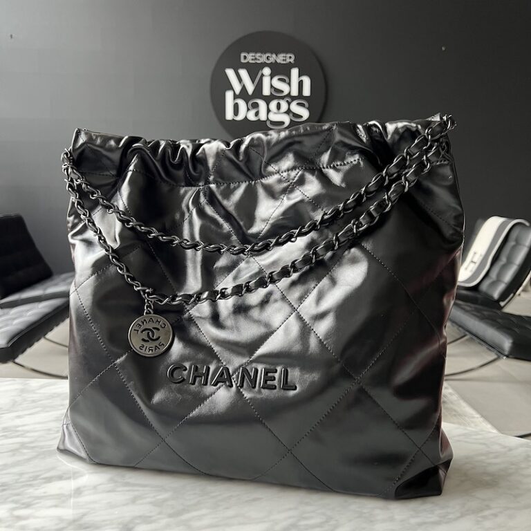 Chanel 22 Medium So Black - Designer WishBags - now part of Labellov