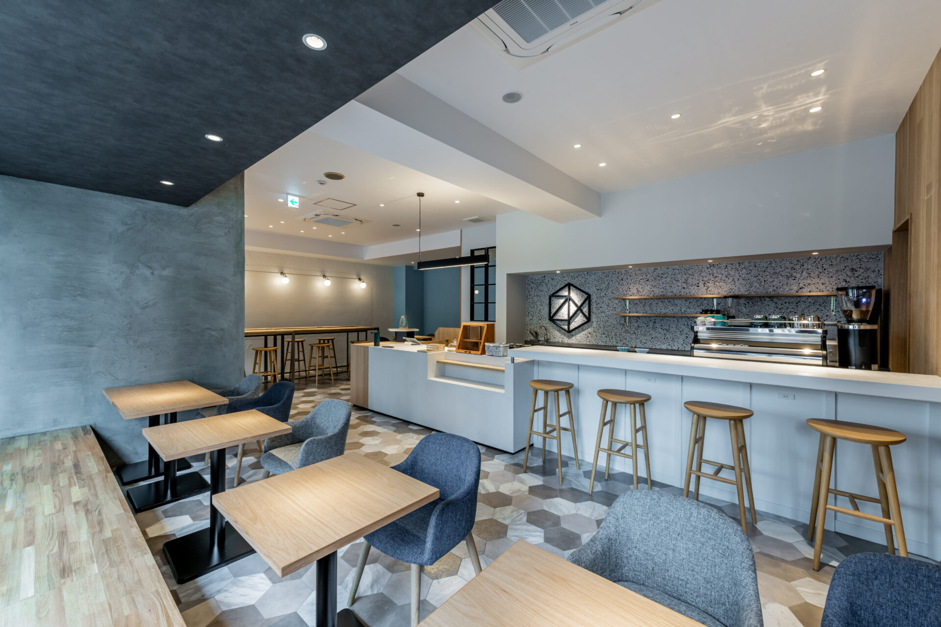 Z/X COFFEE 新栄店 様 （飲食店） ｜ 名古屋の店舗デザイン・設計