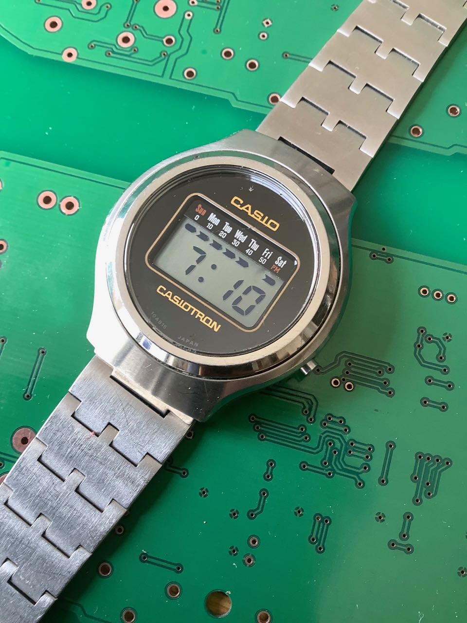 CASIO - R-11 - Casiotron - Vintage Digital Watch - Digital-Watch.com