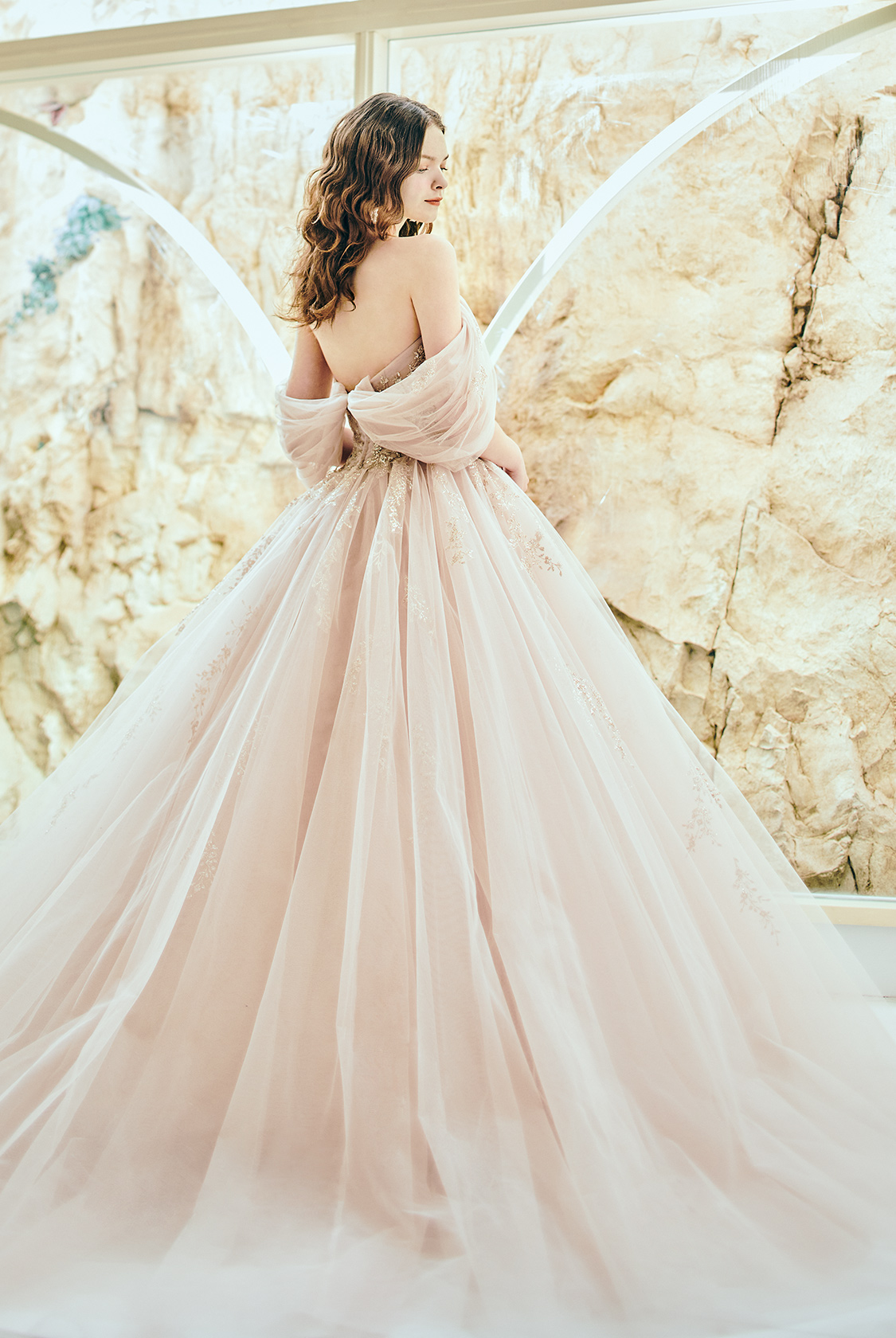 LU-0140 | DRESS GALLERY BOX