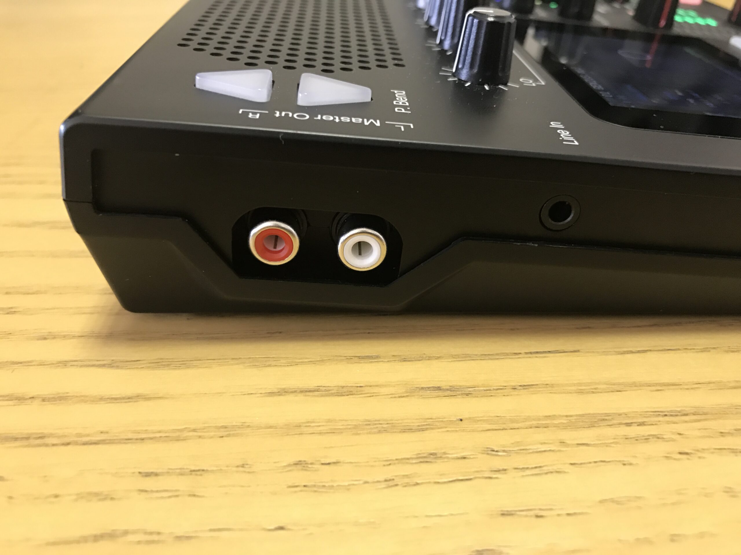 クラウドファンディングで大成功のデジタルDJ機、GODJ Plusが一般に