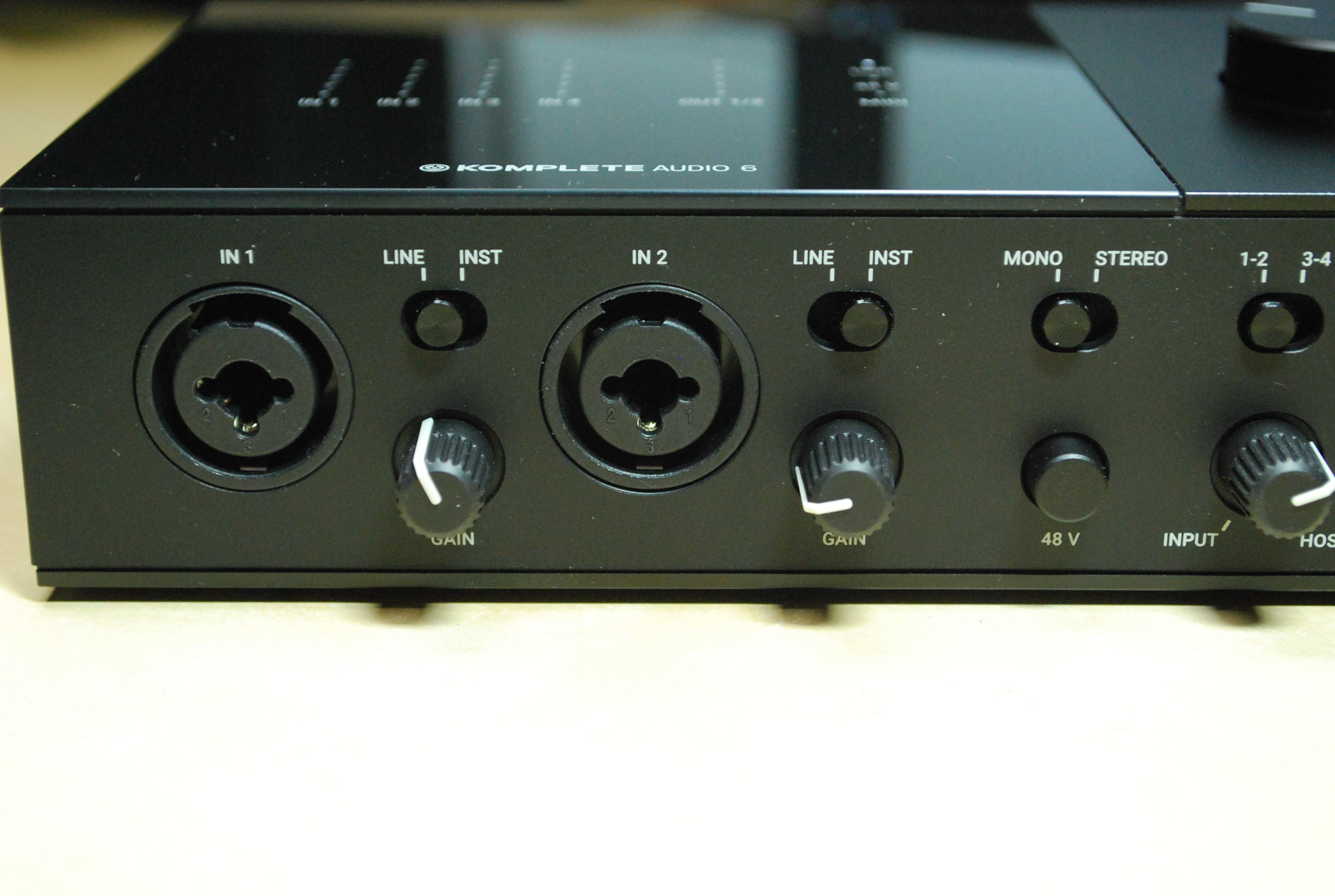 オールマイティーでUSBバスパワー駆動の6IN/6OUTオーディオ