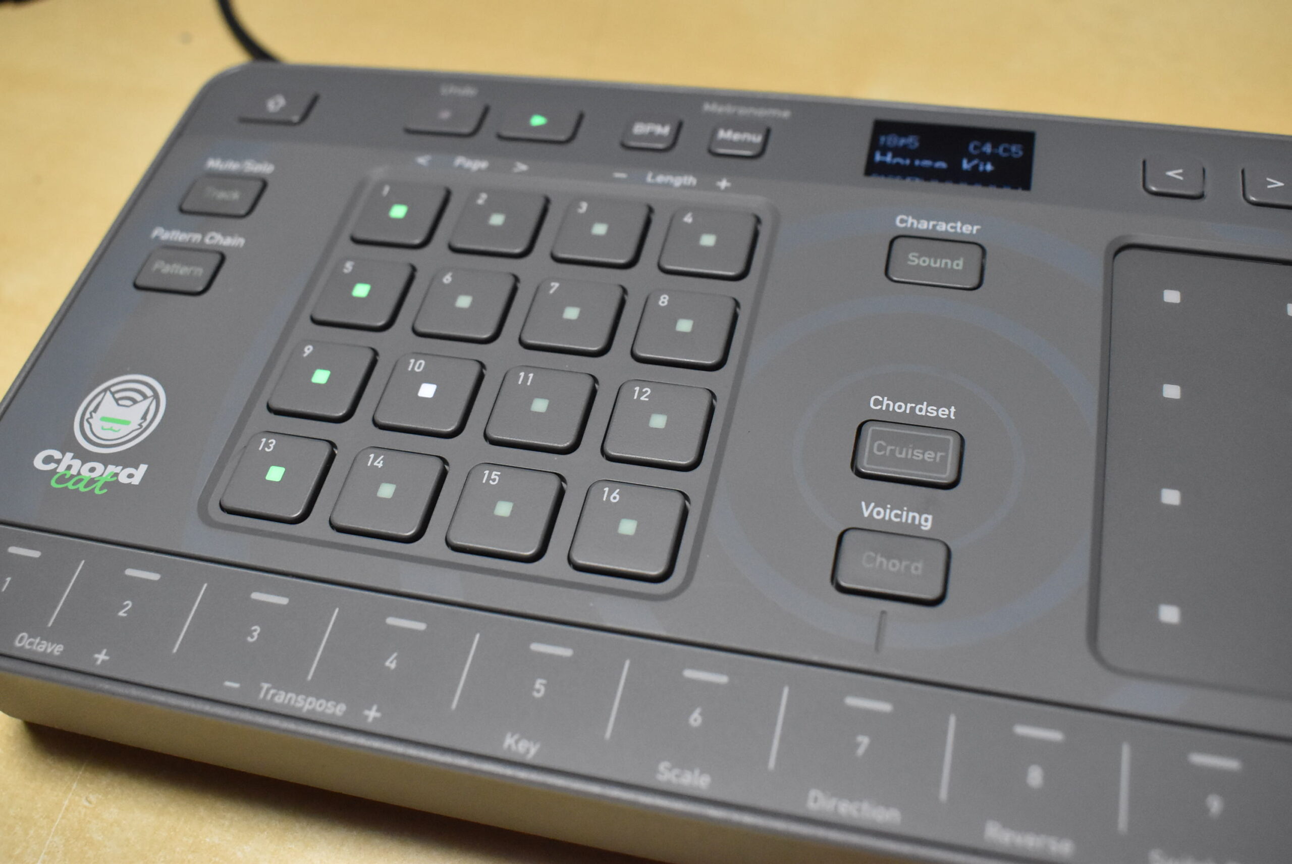 音楽制作をもっと直感的に。革命的なコード進行生成マシン、Chordcat