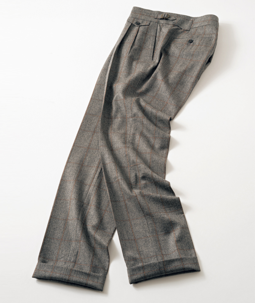 ユニバーサルランゲージの表ヒットな鉄板別注とスタッフ着用率激高