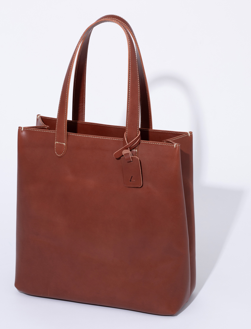 土屋鞄】革のウマ味を引き出す“秘伝世法”｜雑誌Begin(ビギン)公式サイト