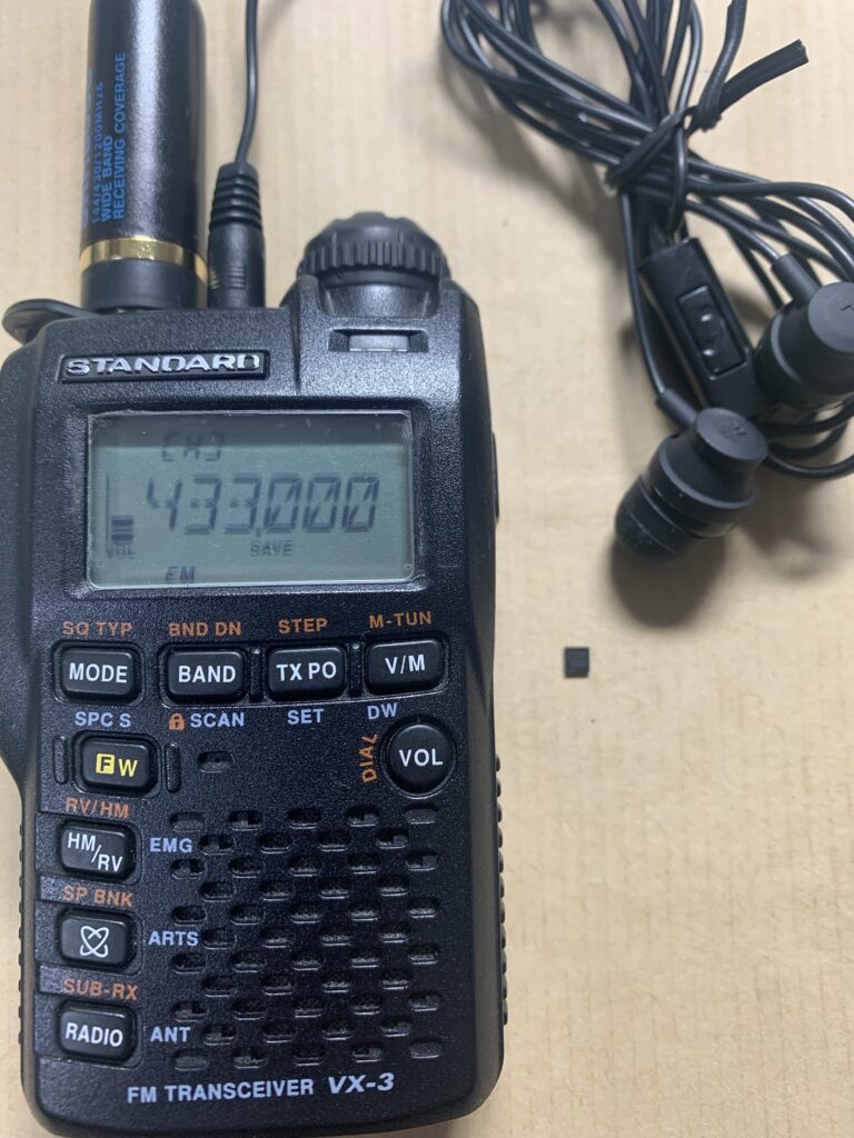 受信機 STANDARD FM TRANSCIEVER VX-3 受信機 STANDARD FM TRANSCIEVER